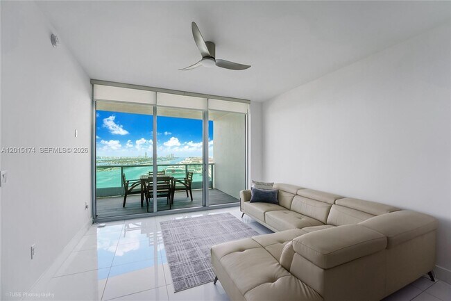 Building Photo - 900 Biscayne Blvd