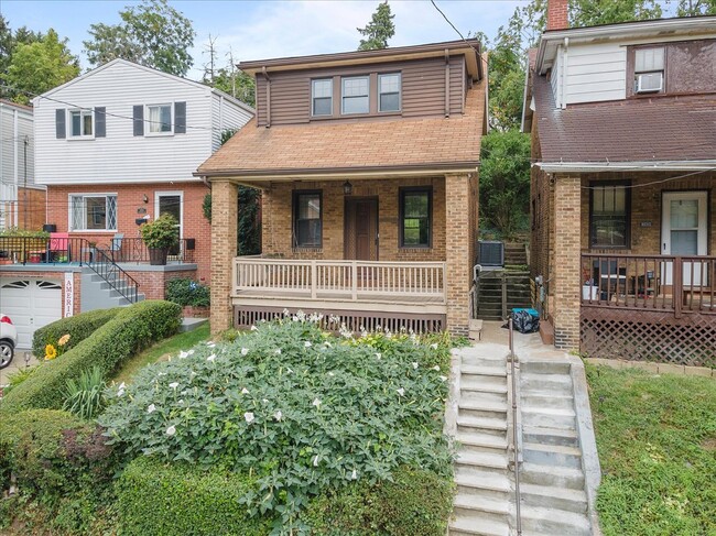 Building Photo - 3033 Brentwood Ave
