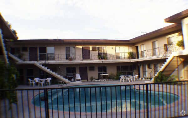 Foto del edificio - Toluca Isle Apartments