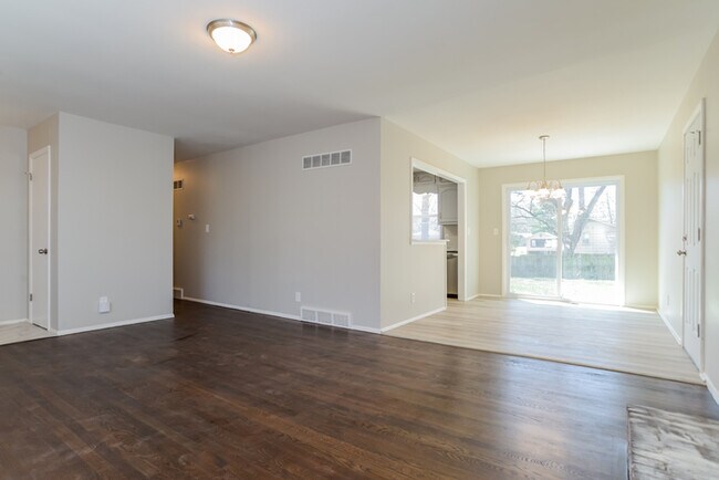 Foto del edificio - 8001 E 91st Terrace