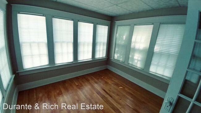 Building Photo - 3 br, 1.5 bath House - 221 S 66th St