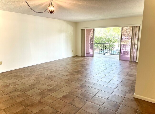 Building Photo - DOWNTOWN Mount Dora!