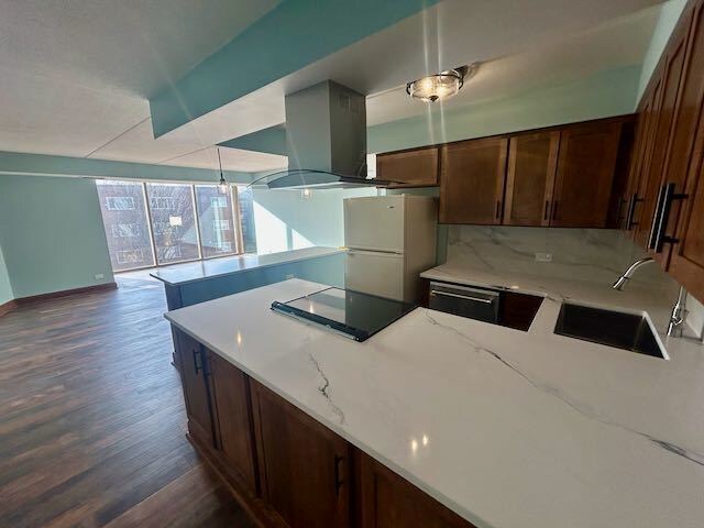 Foto del edificio - 1301 N Western Ave