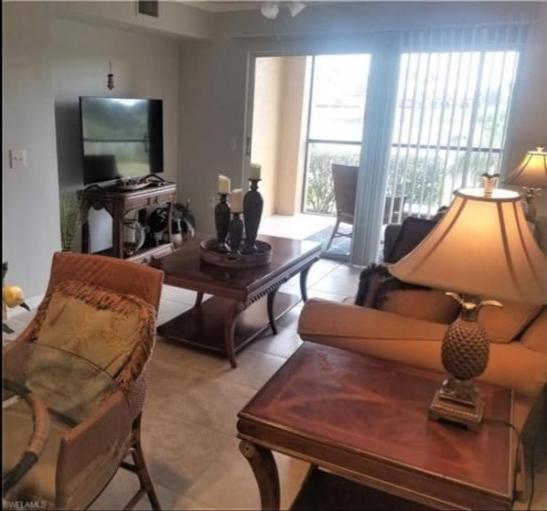 Foto del edificio - 8754 River Homes Ln