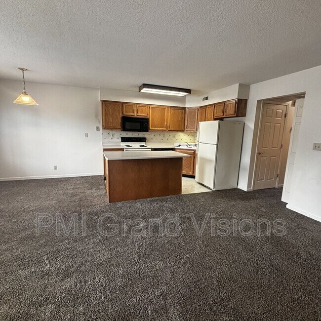 Foto del edificio - 1306 Arthur Ave