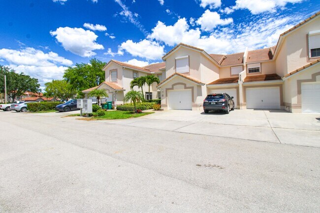 Foto del edificio - CALLING ALL BOATERS ** MANATEE WATCHERS ** WATERFRONT 2 BEDROOM\2 BATH FURNISHED FIRST FLOOR COND...