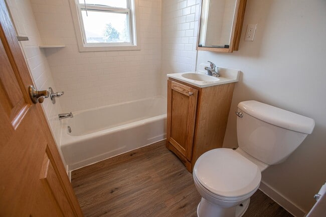 Interior Photo - Windom Gables