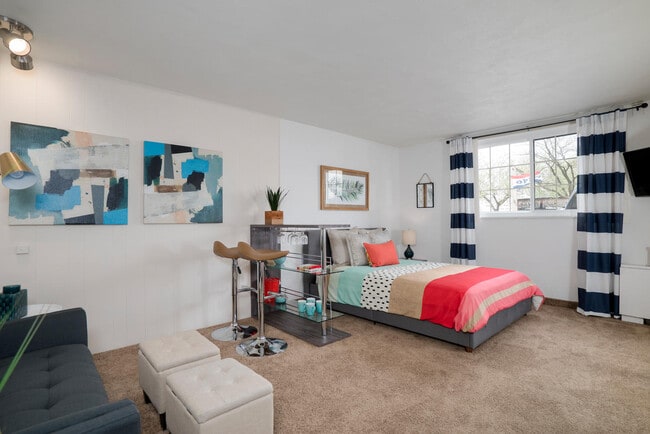 Building Photo - Kendev Studios