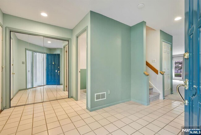 Foto del edificio - 43 Forsgate Ct