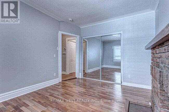 Photo du bâtiment - 1232 Davenport Rd
