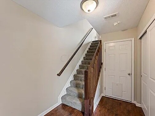 Foto del edificio - 5330 Calypso Cascades Dr