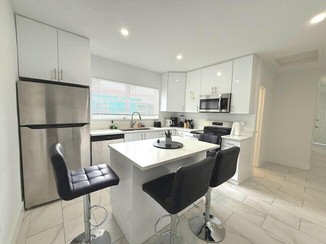 Foto del edificio - 261 NW 34th St