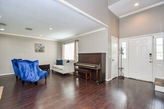 Building Photo - 7318 River Garden Dr Building Photo - 7318 River Garden Dr