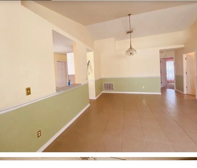 Building Photo - 3901 Penrod Ln