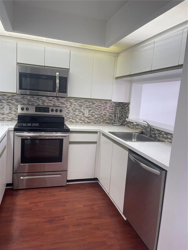 Foto del edificio - 12850 SW 4th Ct