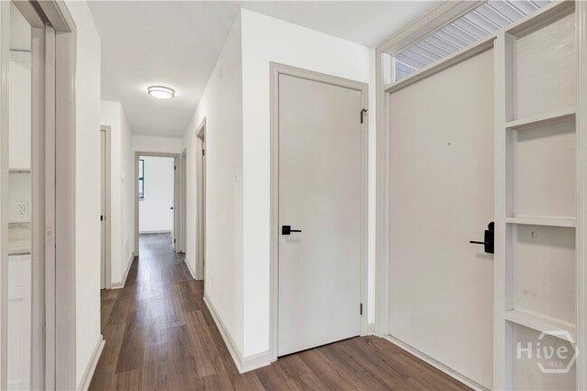 Foto del edificio - 1317 Halcyon Dr