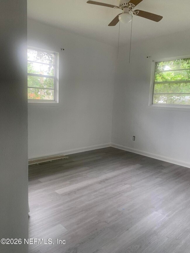 Foto del edificio - 7042 Camelot Rd