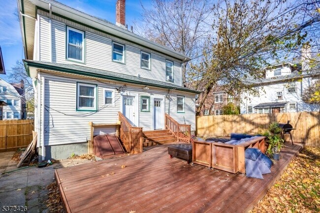 Foto del edificio - 1054 Hunterdon St