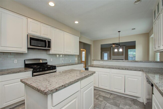 Foto del edificio - 6511 Everhill Cir