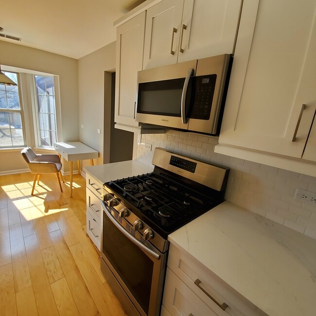 Foto del edificio - 122 White Branch Ct