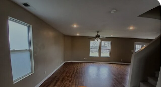 Foto del edificio - Coming Soon!-3/5/26-Charming 3 -bedroom Home with a move in special-$300 off first month's rent.