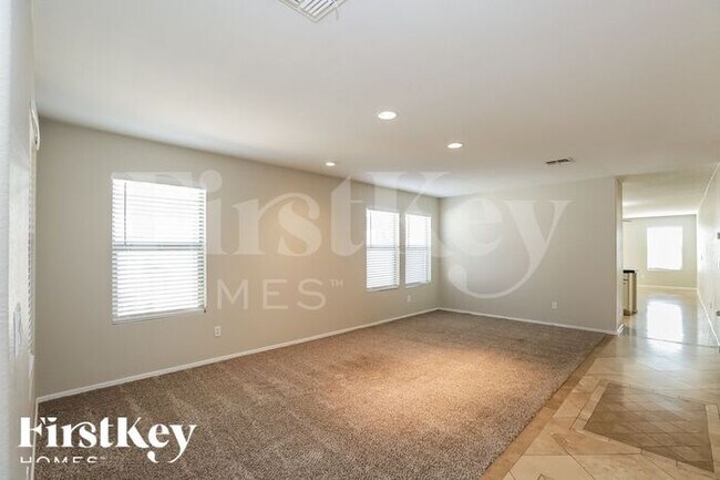 Foto del edificio - 15443 W Cortez St