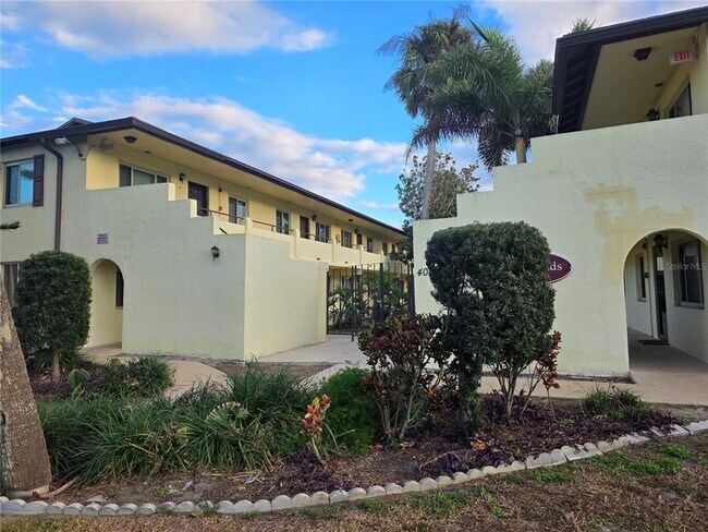 Foto del edificio - 400 Oakridge Blvd