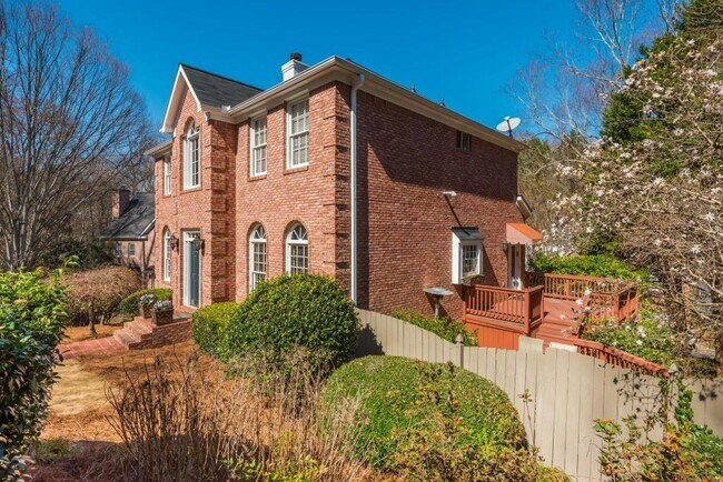 Foto del edificio - 1231 Wildcliff Cir