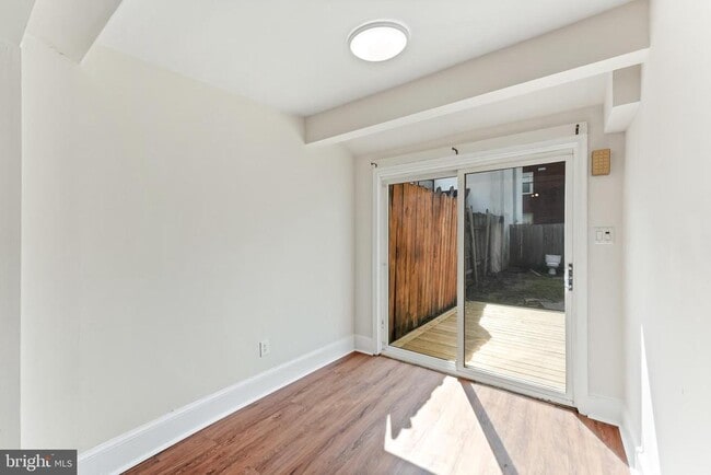 Foto del edificio - 230 S Walnut St