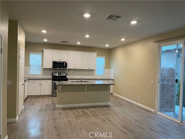 Foto del edificio - 8592 Founders Grove St