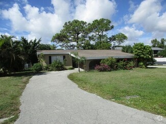 Building Photo - 4930 Victoria Dr