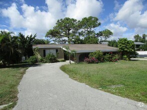 Building Photo - 4930 Victoria Dr