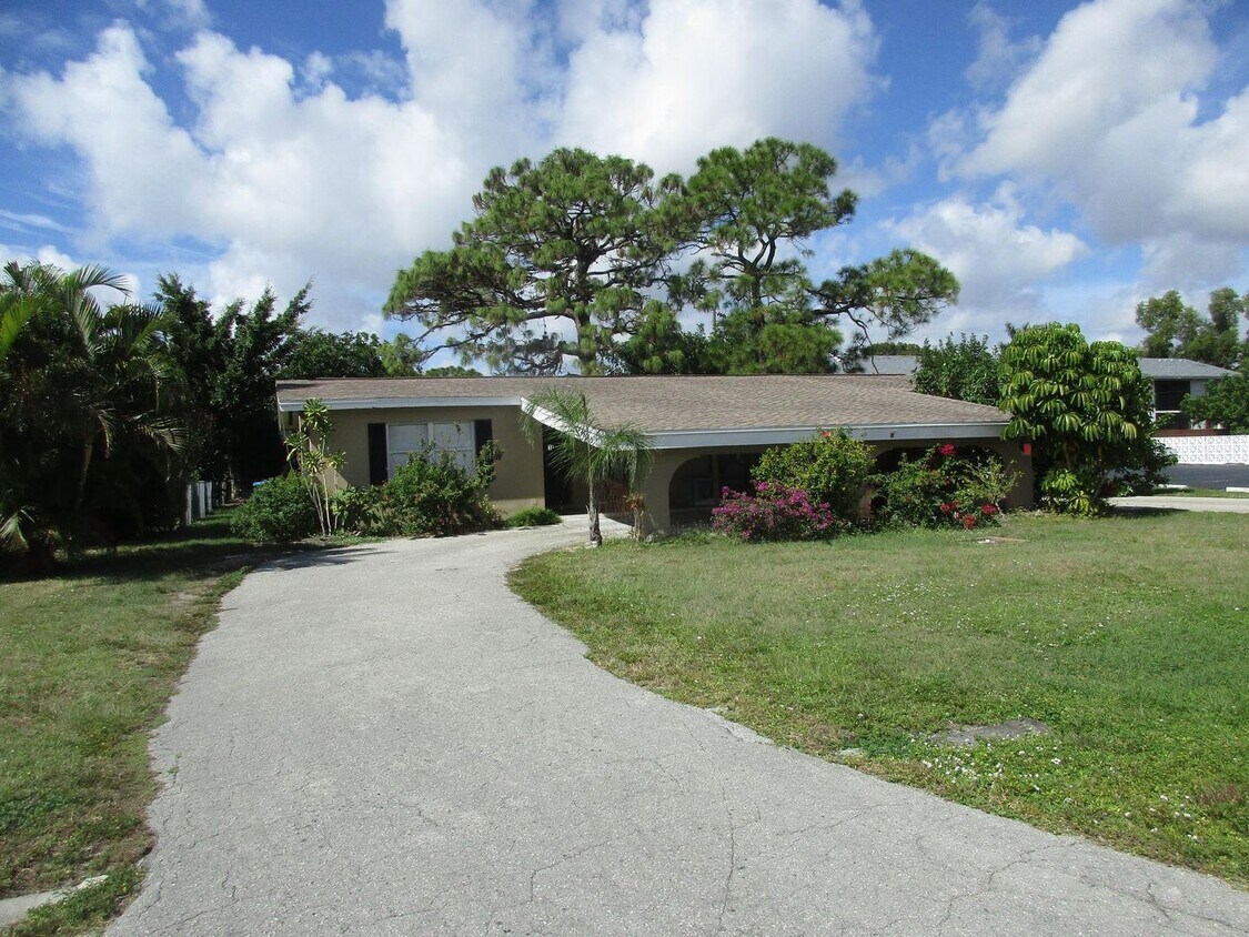 Foto principal - 4930 Victoria Dr