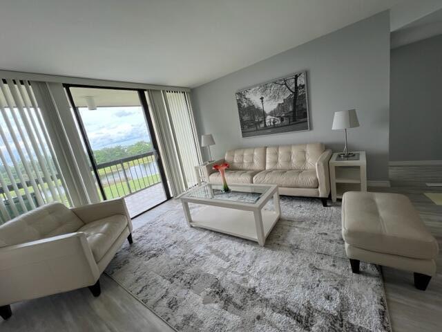 Foto principal - 1566 Bridgewood Dr