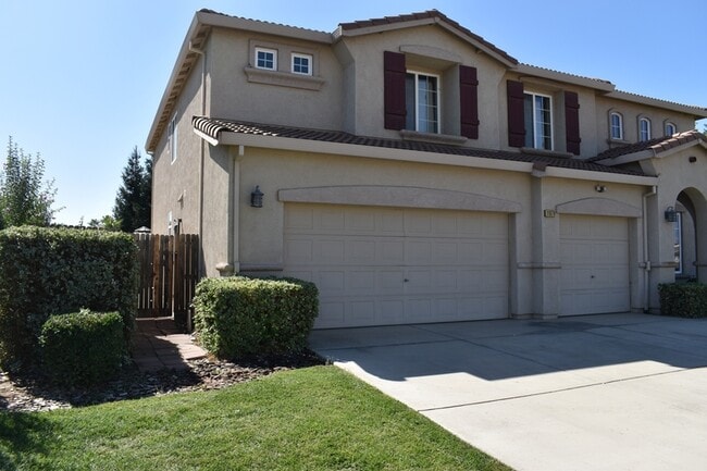 Building Photo - 11079 Malibu Ave