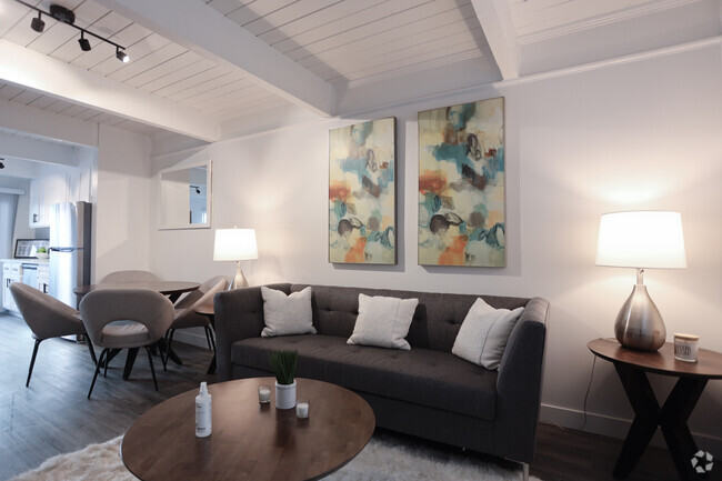 2BR, 1.5 BA-1100 SF - Culver Townhomes