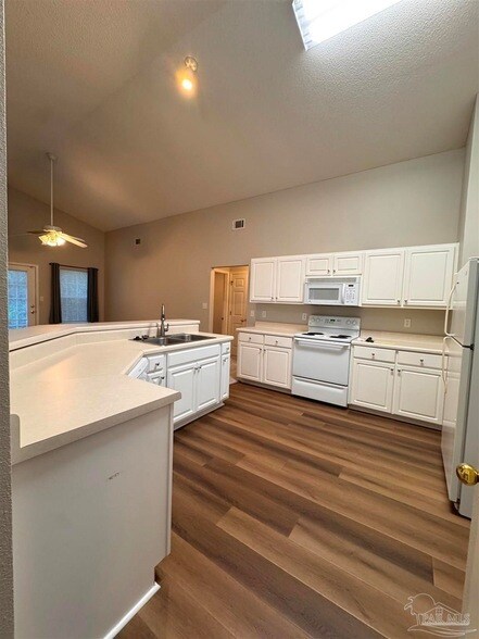Foto del edificio - 711 Marsh Harbor Dr