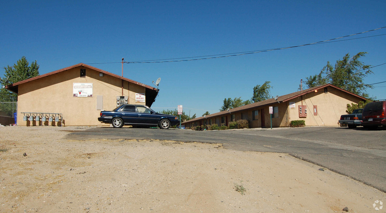 Building Photo - Hesperia Manor Apartments