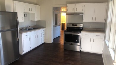 Building Photo - 711 Adler Rd