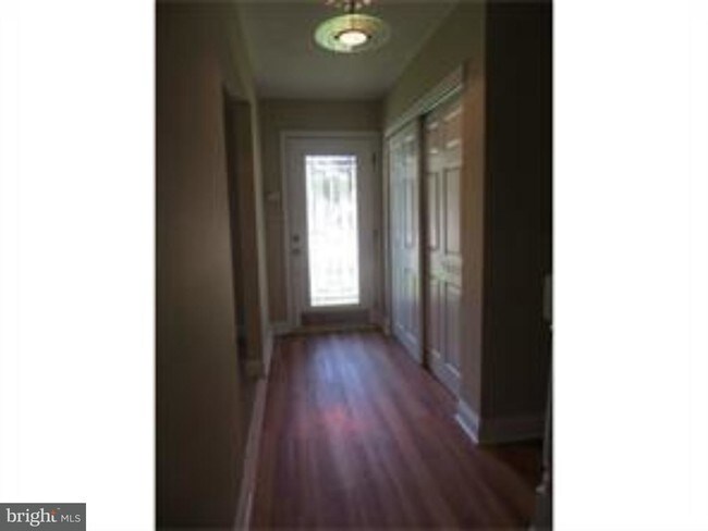 Building Photo - 80 Lupus Ln