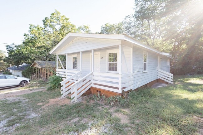 Building Photo - Updated 3BR/2BA Home – $500 OFF 1st Month!