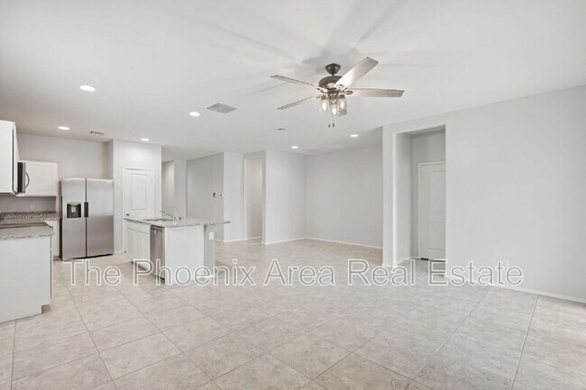 Foto del edificio - 7815 West Riverside Avenue