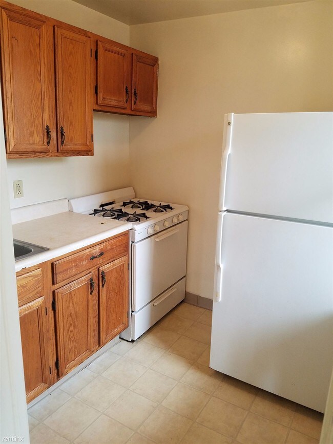 7318 Woodlawn Ave, Swissvale, PA 15218 Townhouse for Rent in