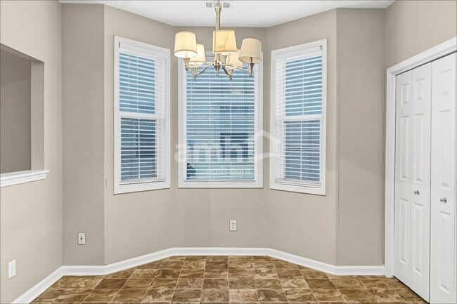 Foto del edificio - 3151 Serenade Ct