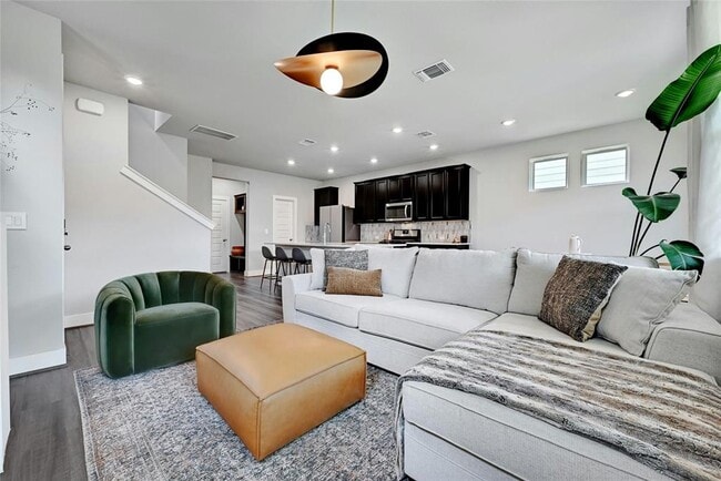 Building Photo - 7317 Travertine Spring Dr