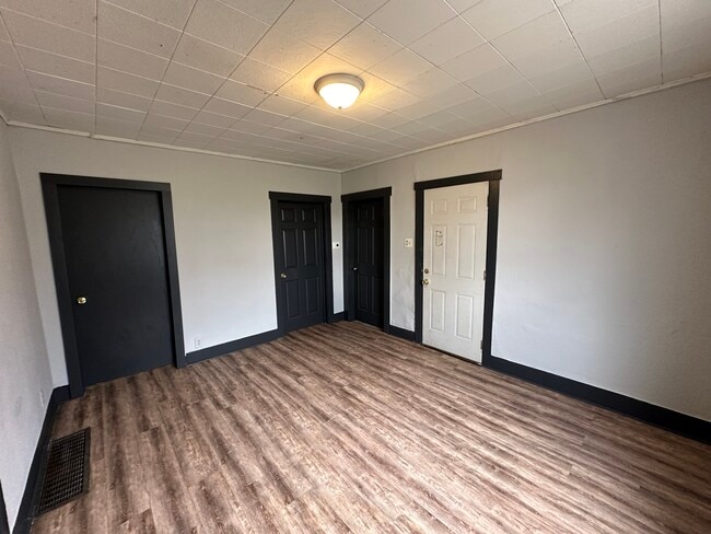 Building Photo - 614 Chandler St