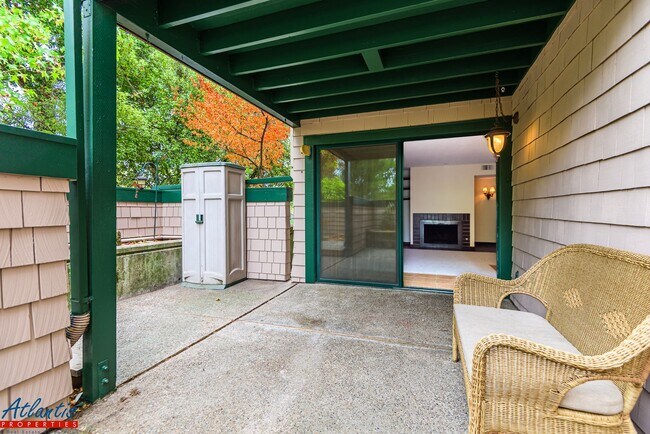 Foto del edificio - Pacific Terrace | Spacious Condo | Washer/Dryer In Unit