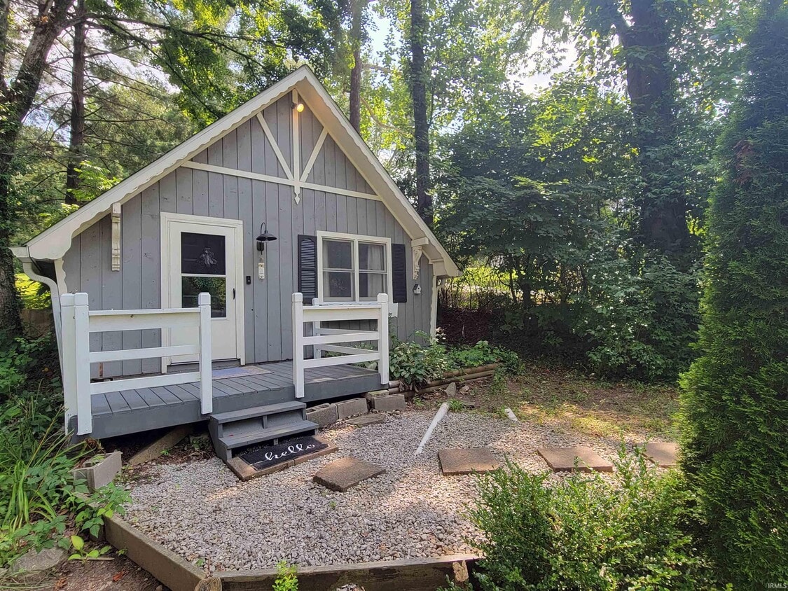 Primary Photo - 4640 N Ridgewood Dr
