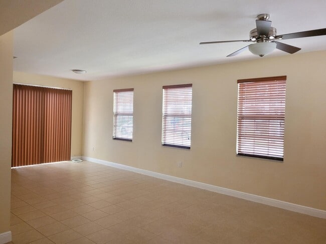 Building Photo - 1145 SW 147th Ter