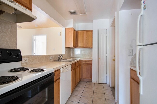 Building Photo - 1257 Lovett St